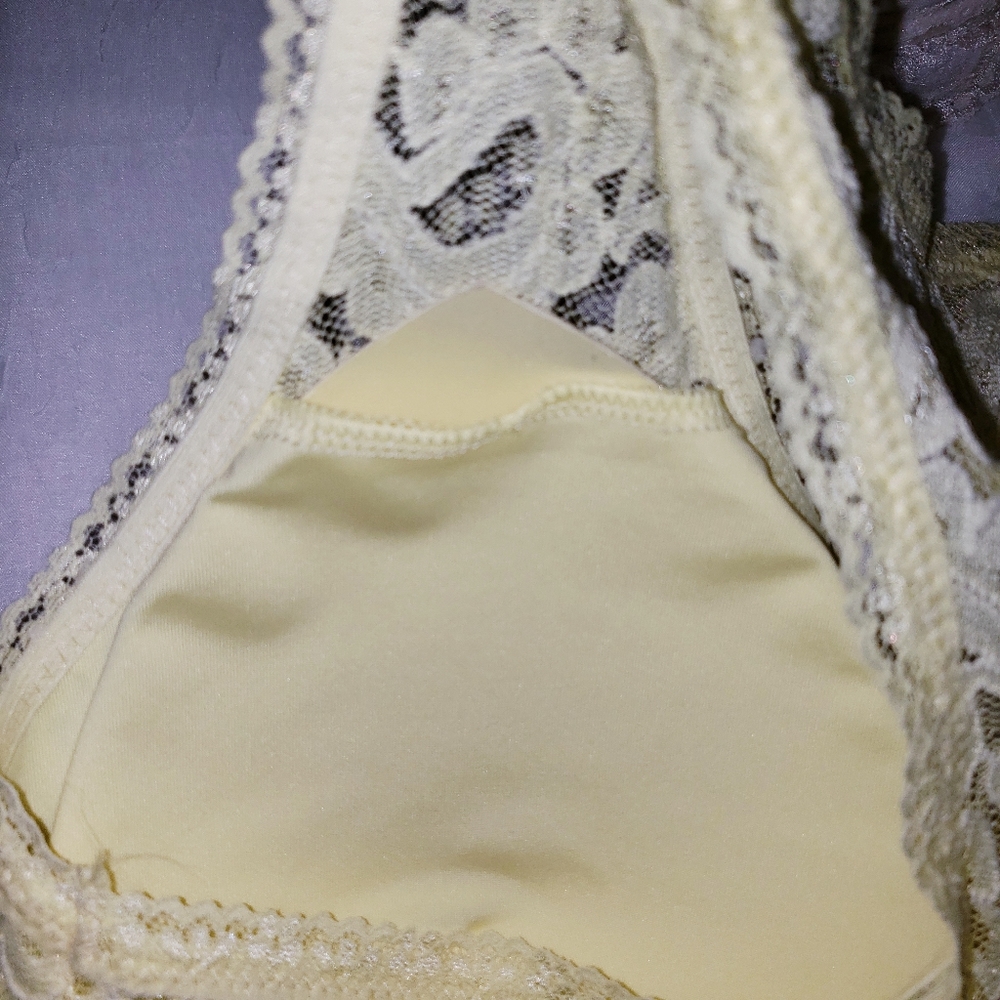 Maurices Plus Sz 0, Yellow Lace Bralette, T-Back, Removable Pads, NWOT - Picture 4 of 7